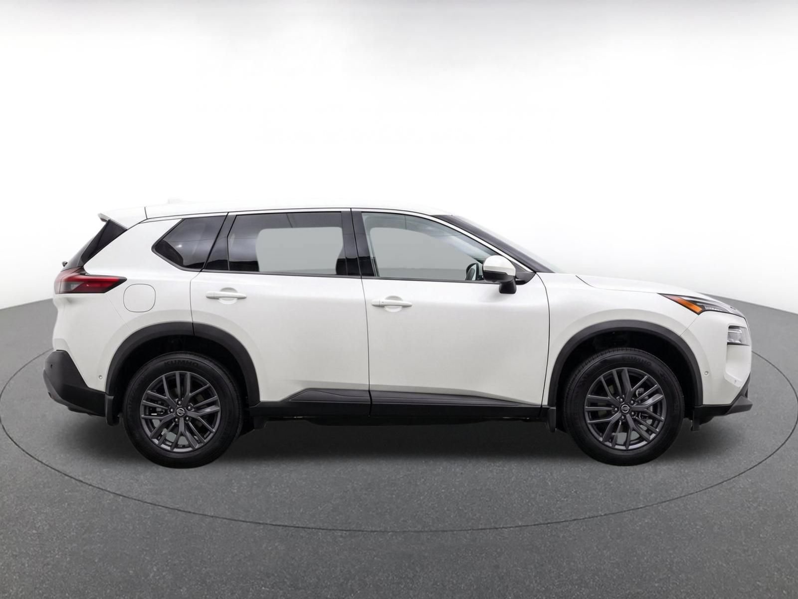 Used 2026 Nissan Rogue SV AWD/4WD image 9