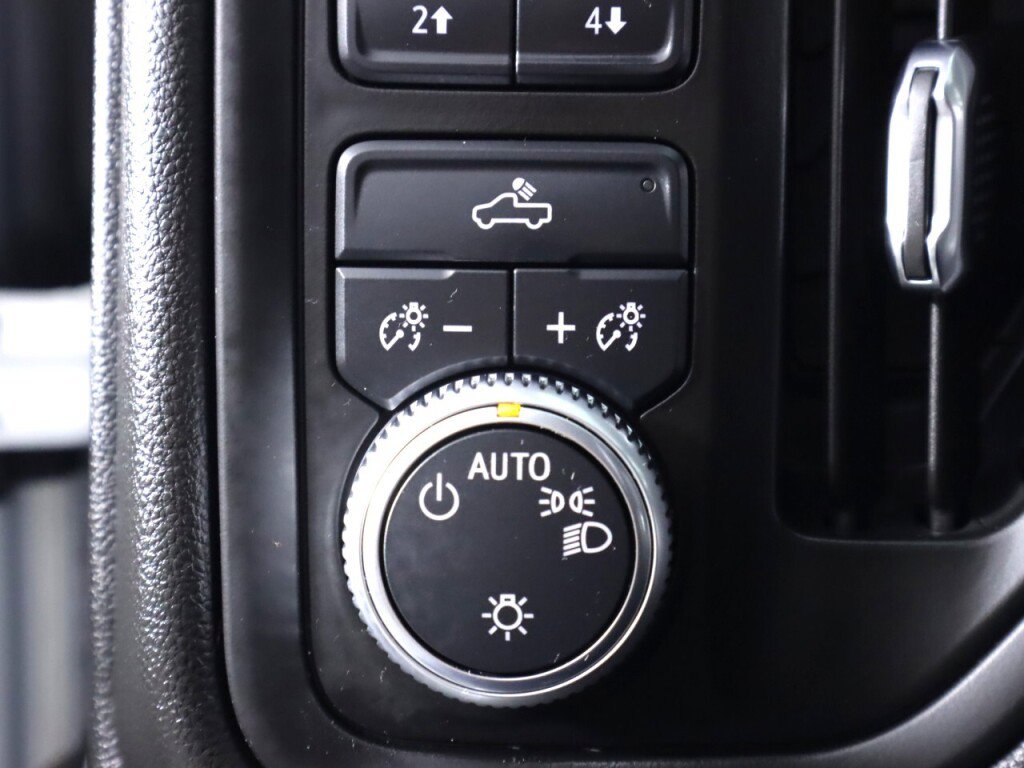 Used 2020 GMC Sierra 1500 4x4 Crew Cab w/ Sierra Value Package image 10