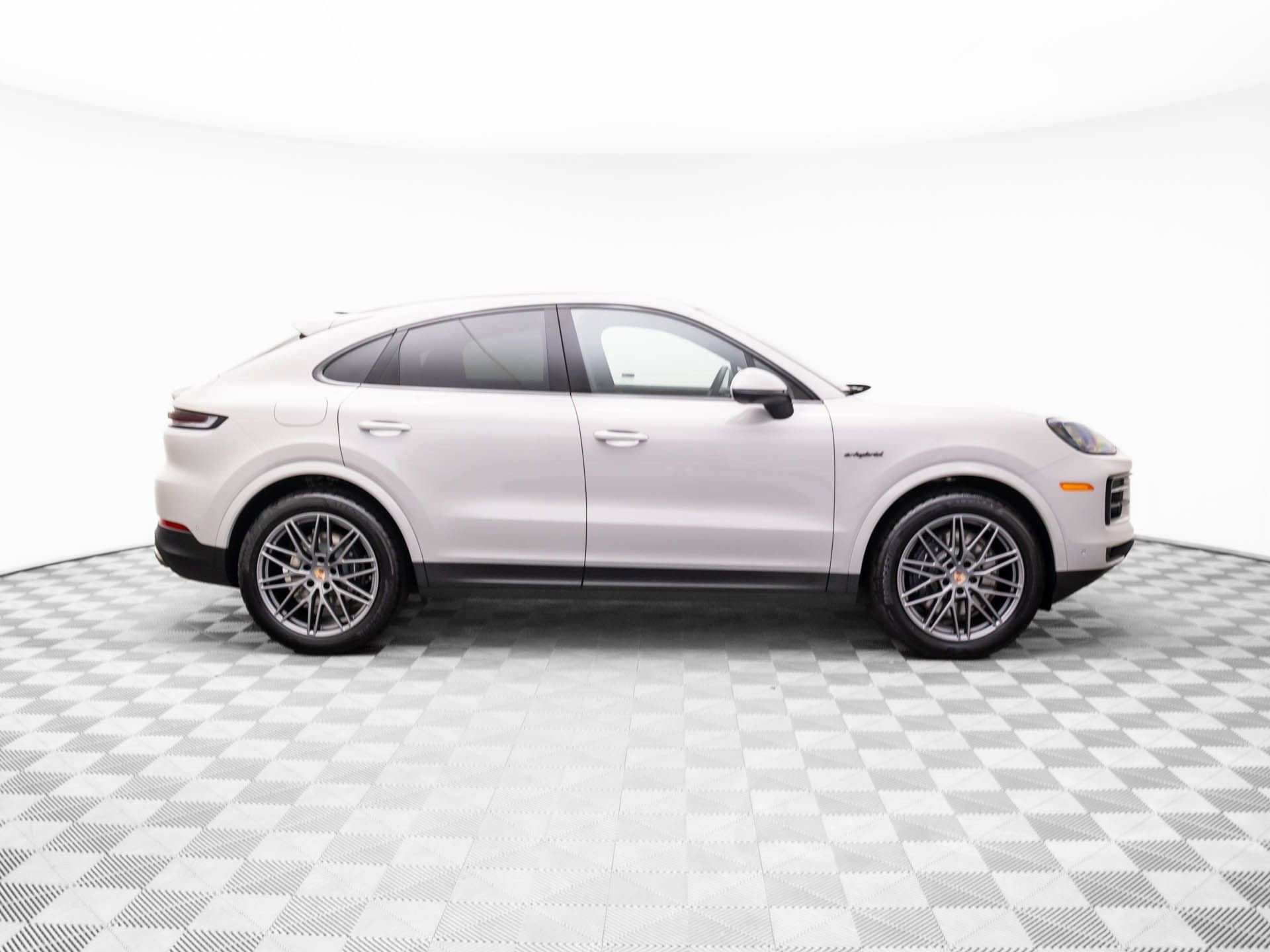 New 2026 Porsche Cayenne E-Hybrid Coupe AWD/4WD image 7