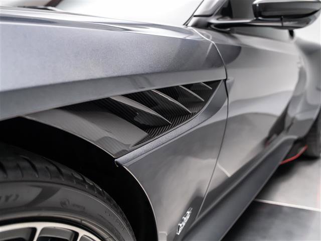 Used 2023 Aston Martin DBS Coupe image 21