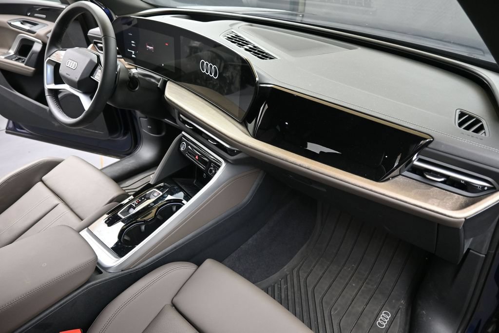 Used 2025 Audi Q5 Premium Plus w/ Premium Plus AWD/4WD image 13