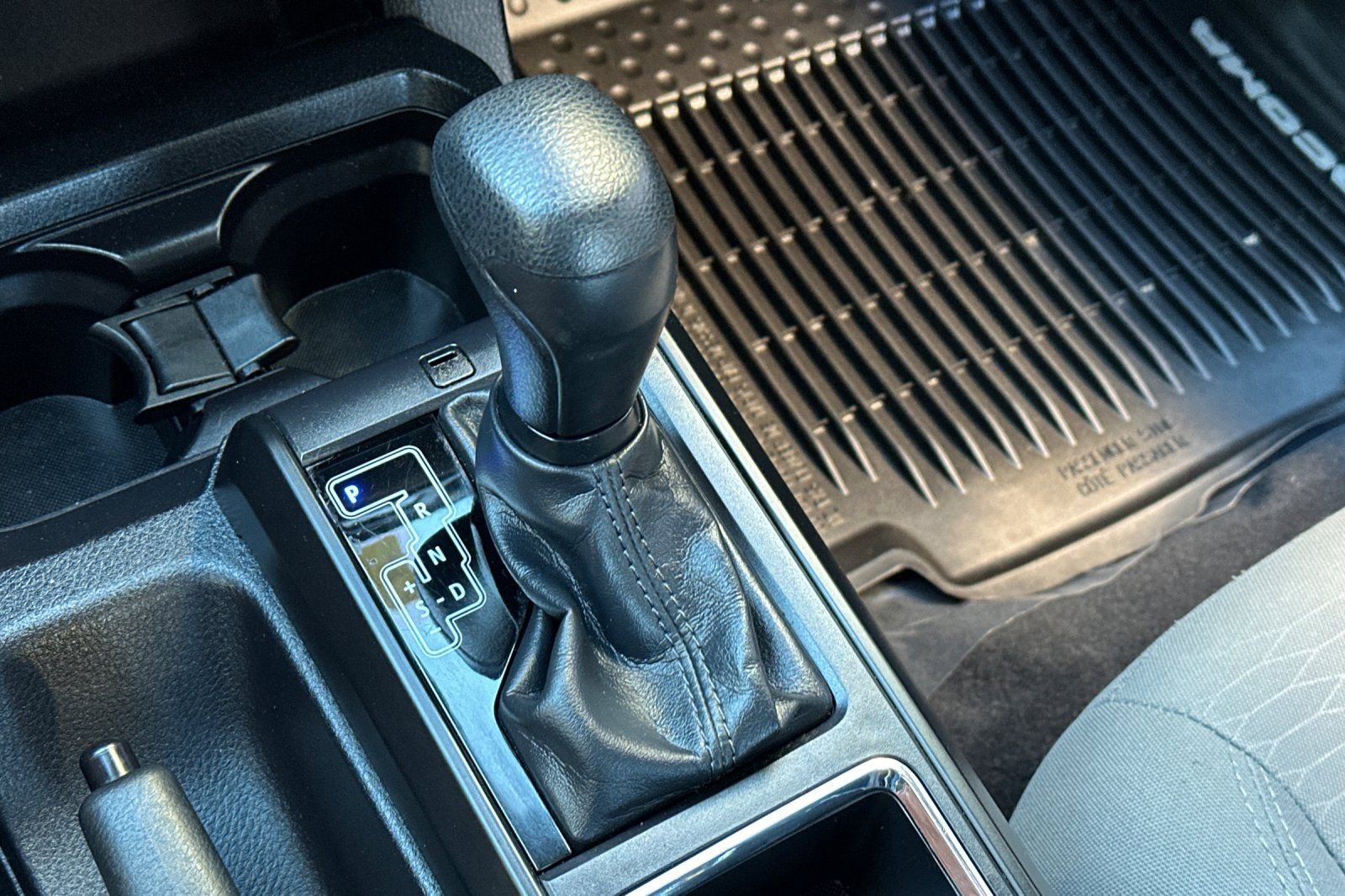 Used 2018 Toyota Tacoma SR image 22