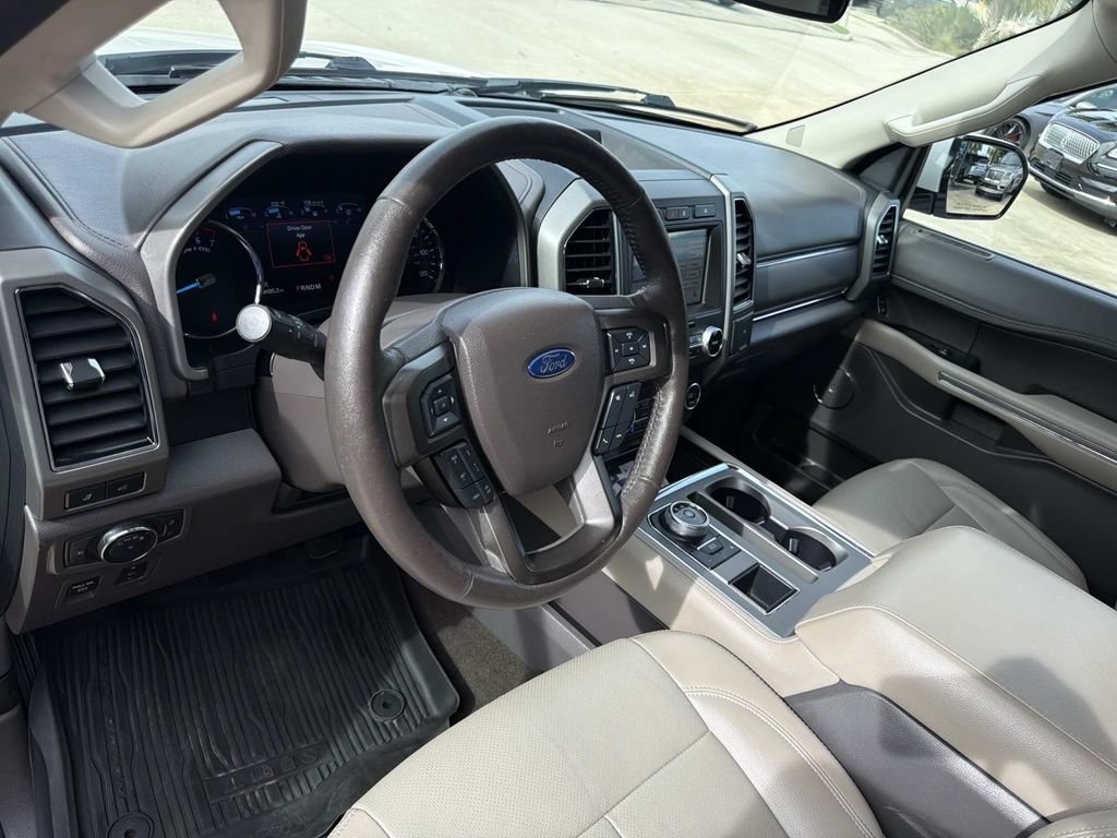 Used 2019 Ford Expedition XLT w/ Equipment Group 202A RWD image 21