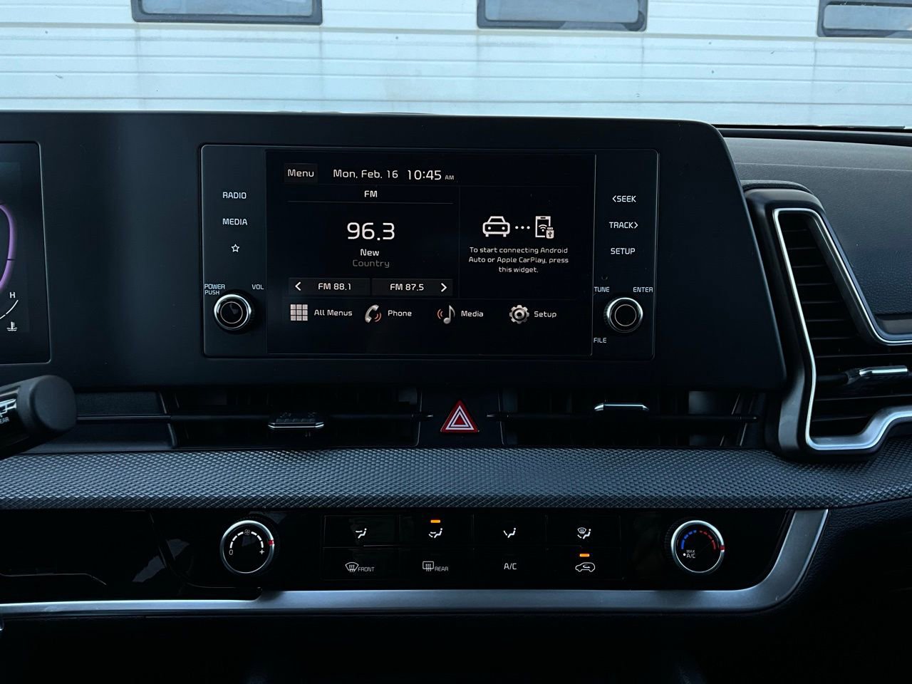 Used 2025 Kia Sportage LX image 24