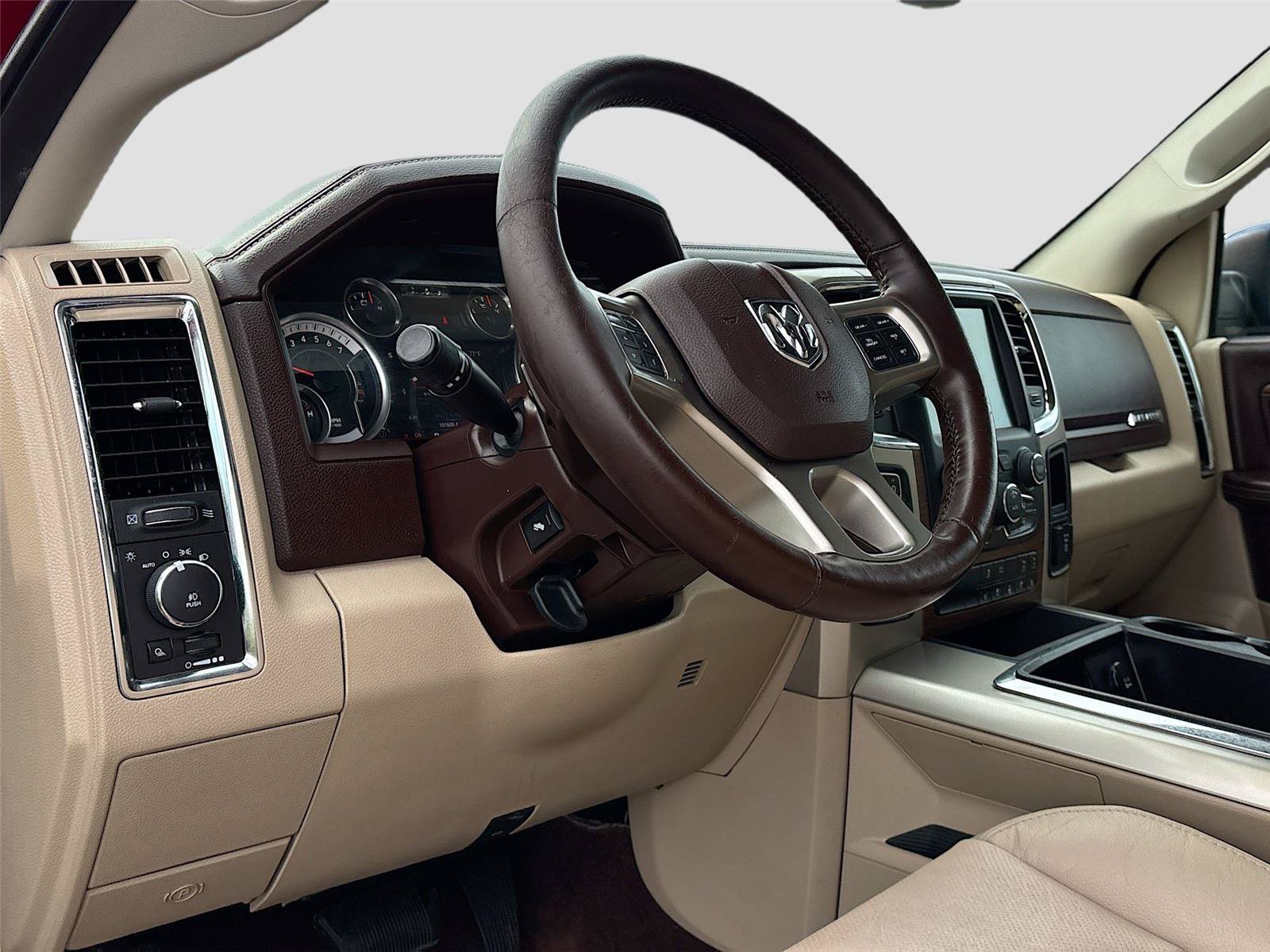 Used 2015 RAM 1500 Laramie w/ Convenience Group RWD image 9