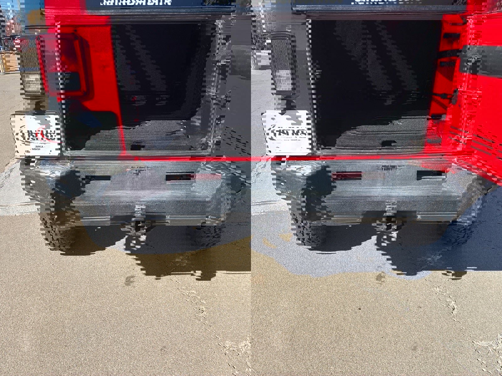 Used 2018 Jeep Wrangler Unlimited Rubicon w/ Connectivity Group image 5