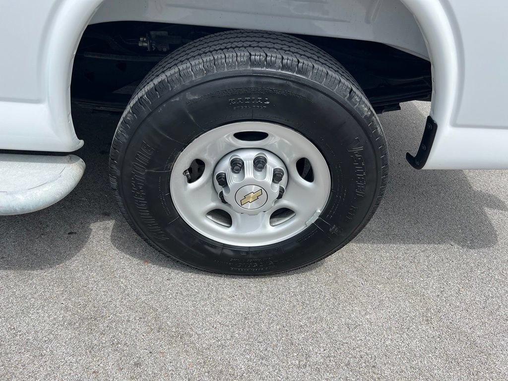 Used 2025 Chevrolet Express 2500 w/ Driver Convenience Package RWD image 14