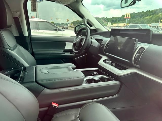 New 2027 Ford Expedition Max Active AWD/4WD image 4