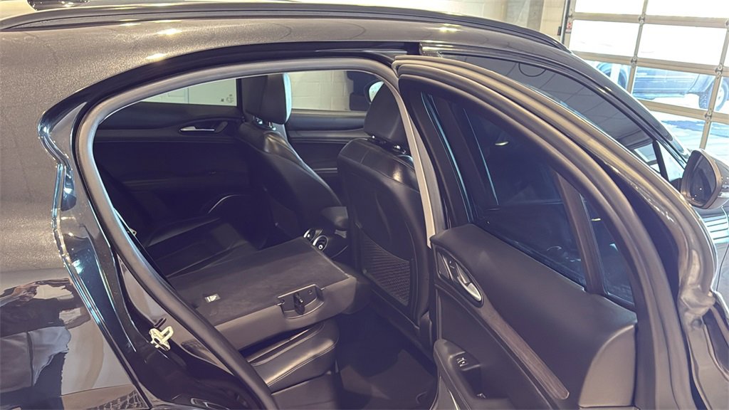 Used 2020 Alfa Romeo Stelvio Ti w/ Nero Edizione image 15