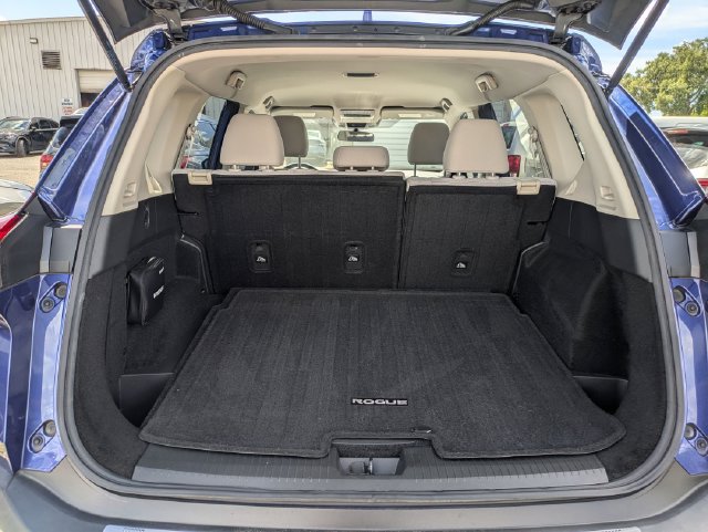 Used 2021 Nissan Rogue SV FWD image 26
