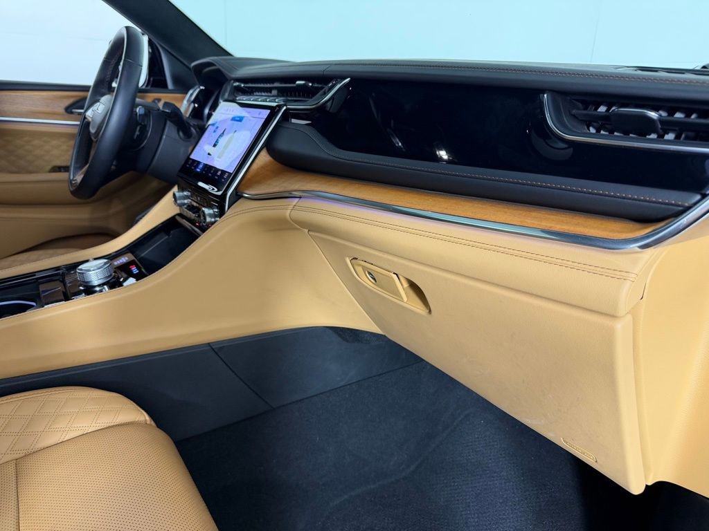 Certified 2024 Jeep Grand Cherokee L Summit AWD/4WD image 36