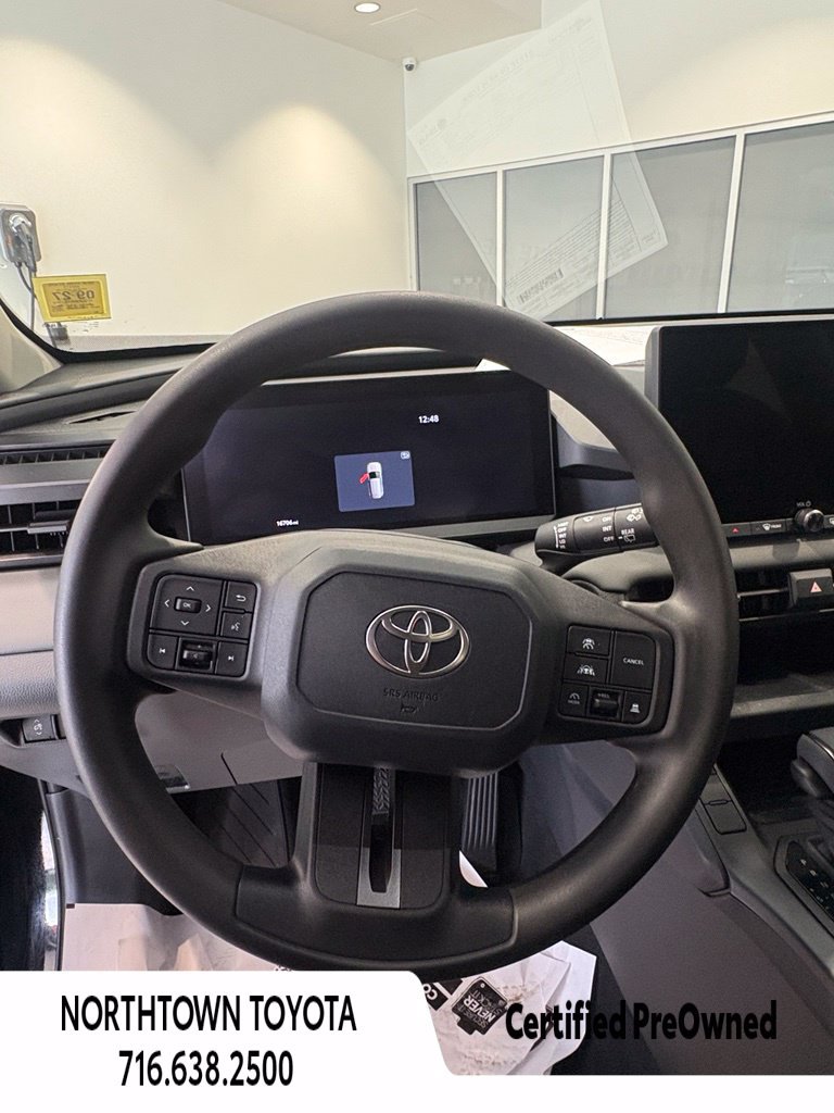 Used 2026 Toyota RAV4 LE AWD/4WD image 30