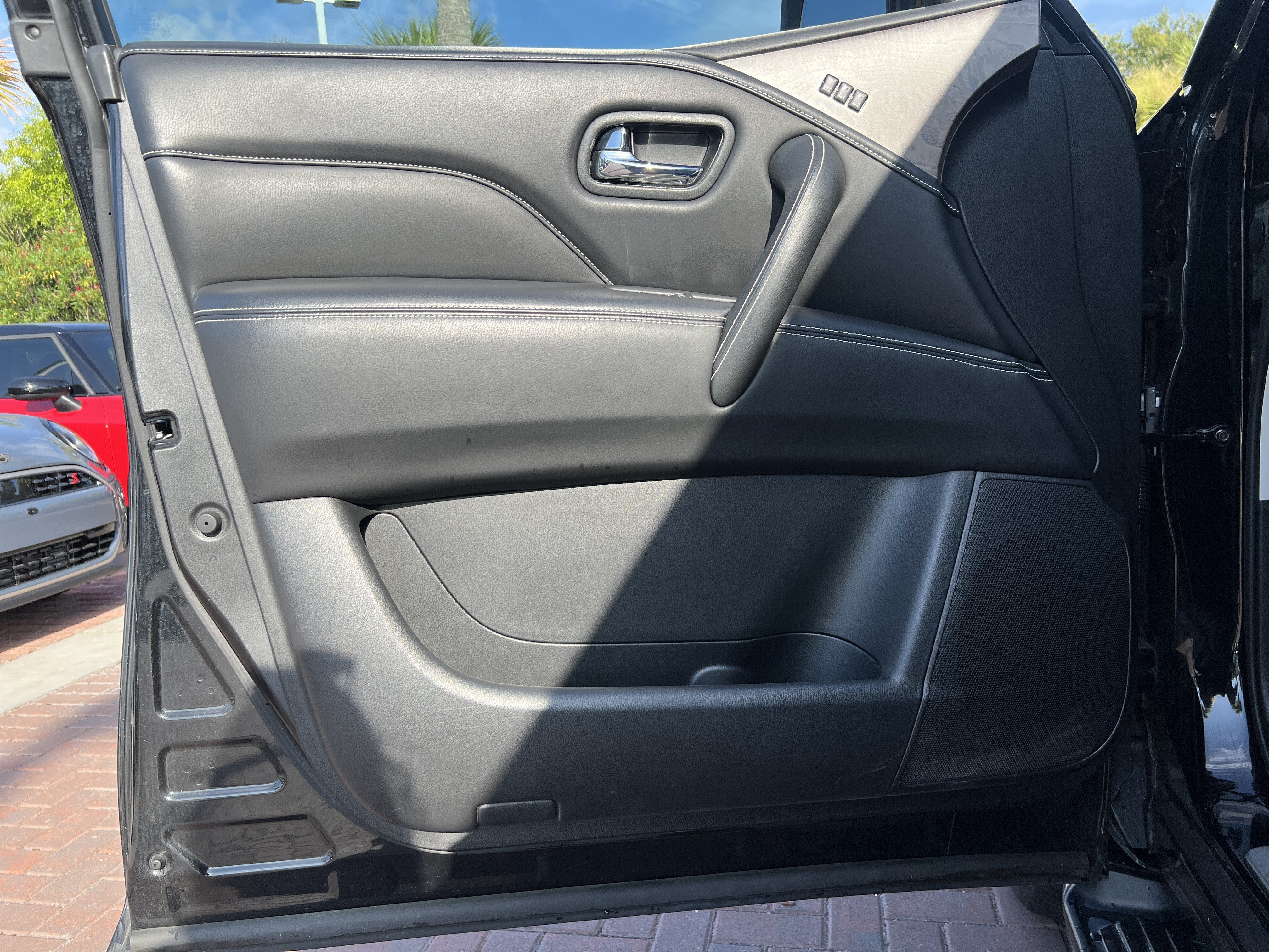 Used 2023 INFINITI QX80 Premium Select w/ All-Season Package RWD image 14