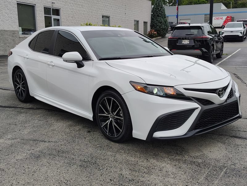Used 2024 Toyota Camry SE FWD image 4