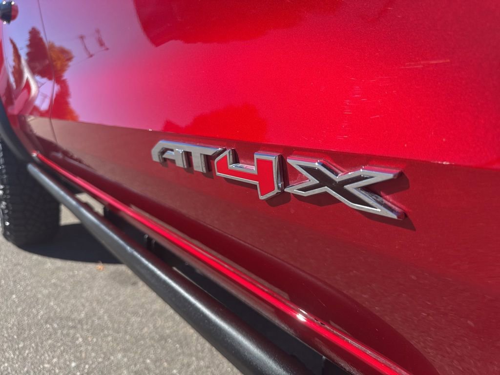 Certified 2025 GMC Canyon AT4 w/ AT4X AEV Edition image 12