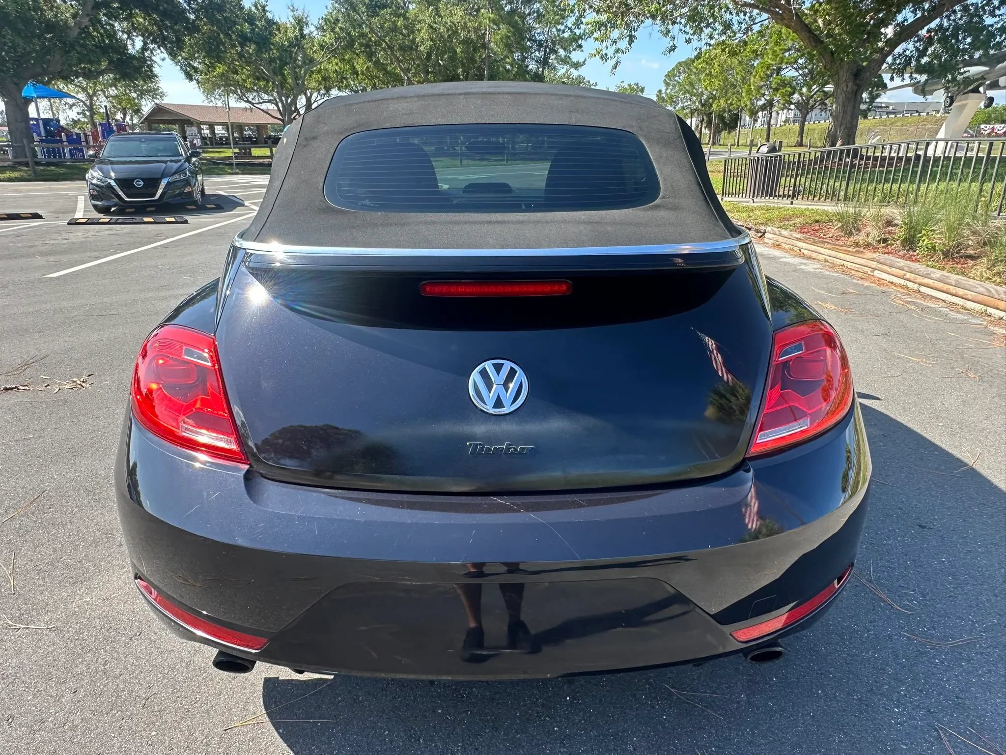 Used 2013 Volkswagen Beetle 2.0T FWD image 23
