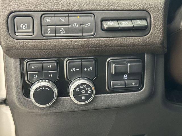 Used 2021 GMC Yukon XL Denali w/ Denali Premium Package image 36