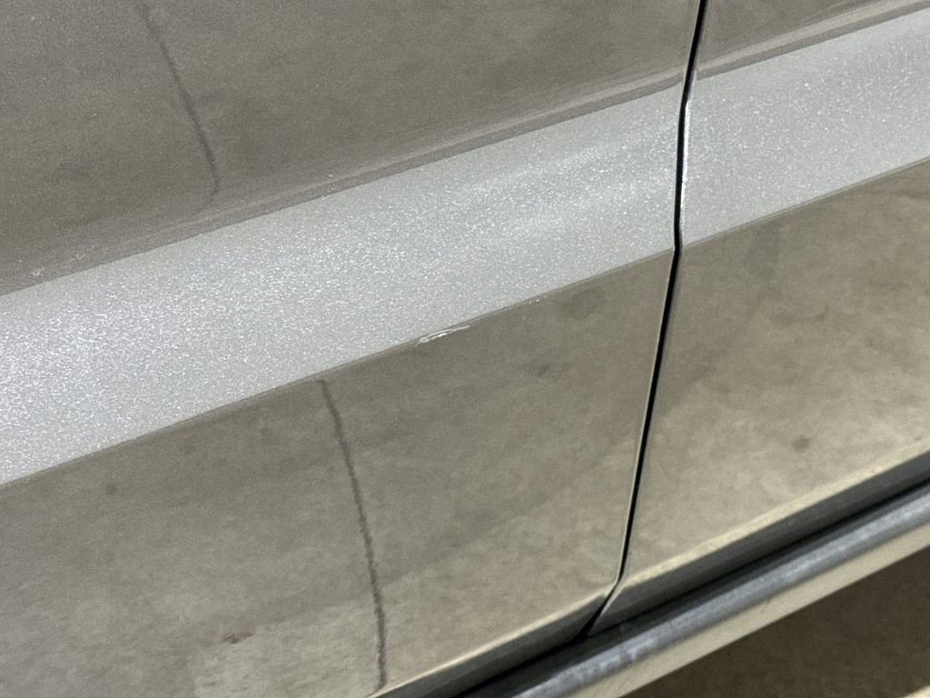 Used 2017 Jeep Grand Cherokee Limited w/ Luxury Group II image 34