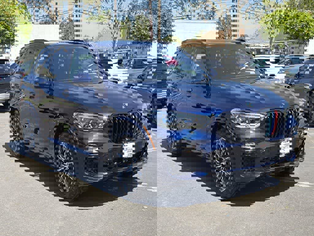 Used 2021 BMW X5 M50i w/ Executive Package image 8