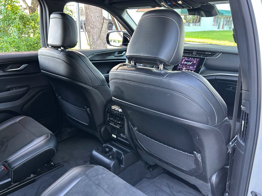 Used 2025 Jeep Grand Cherokee L Altitude RWD image 39