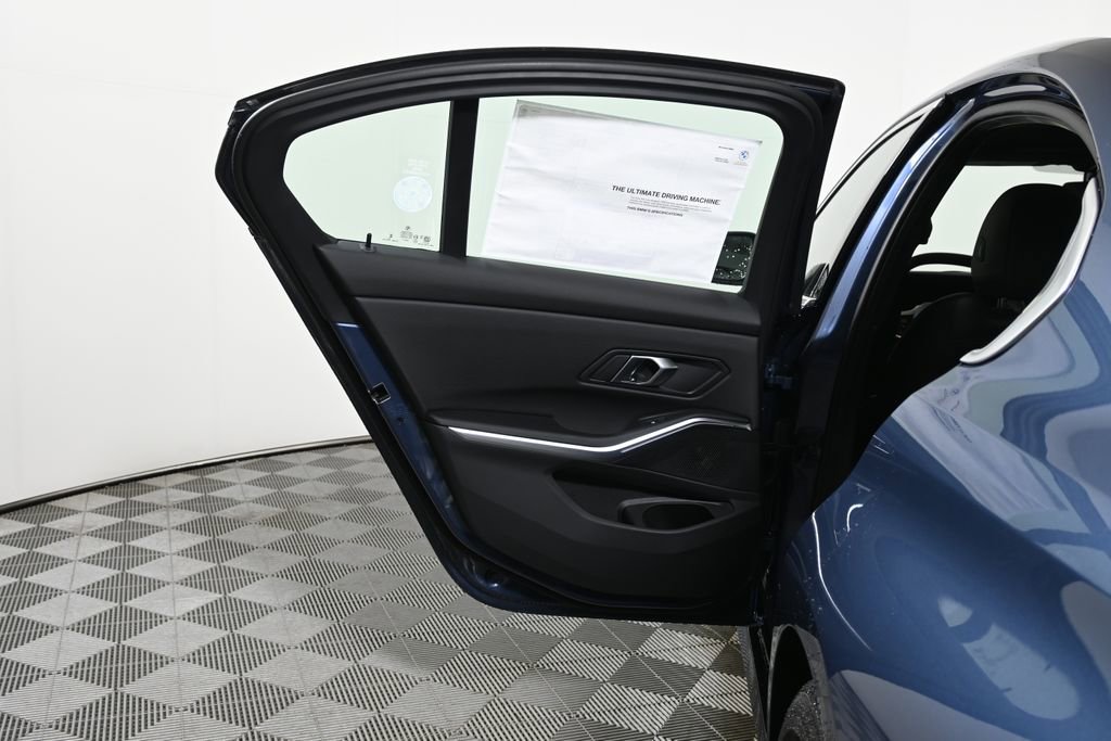 Used 2026 BMW 330i xDrive Sedan w/ Convenience Package image 31