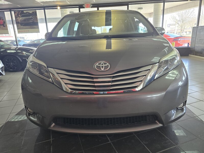 Used 2017 Toyota Sienna Limited Premium w/ Advanced Technology Package image 2