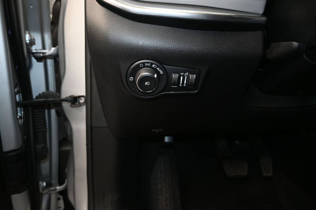 Used 2024 Jeep Compass Limited AWD/4WD image 12