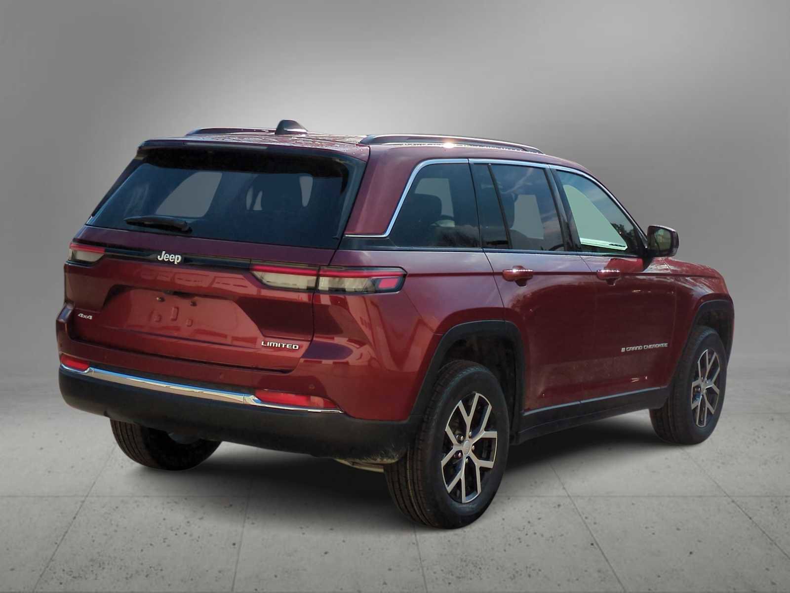 Used 2024 Jeep Grand Cherokee Limited image 8