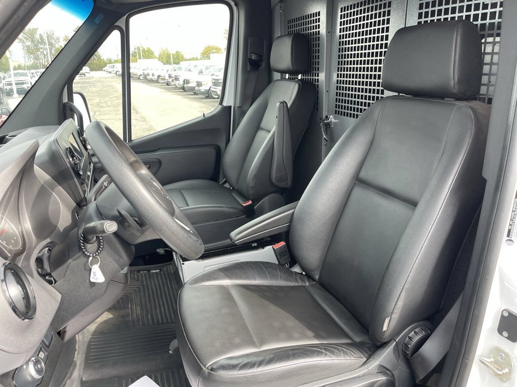 Used 2024 Mercedes-Benz Sprinter 2500 image 4