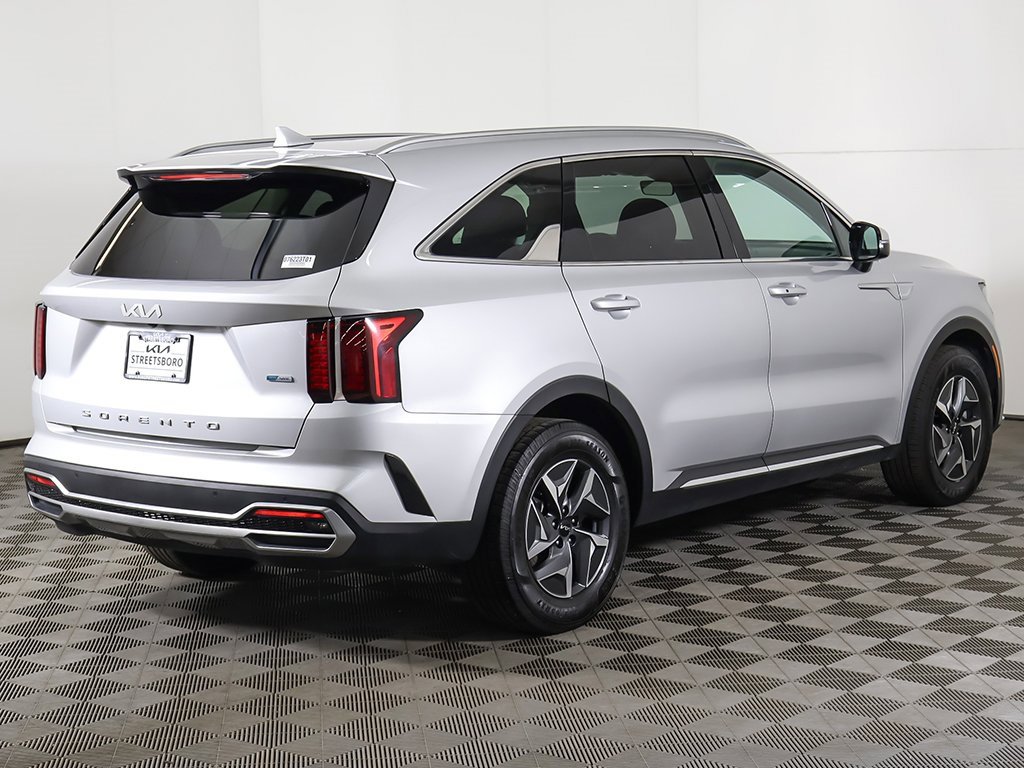 Used 2022 Kia Sorento EX w/ Panoramic Sunroof Package image 12