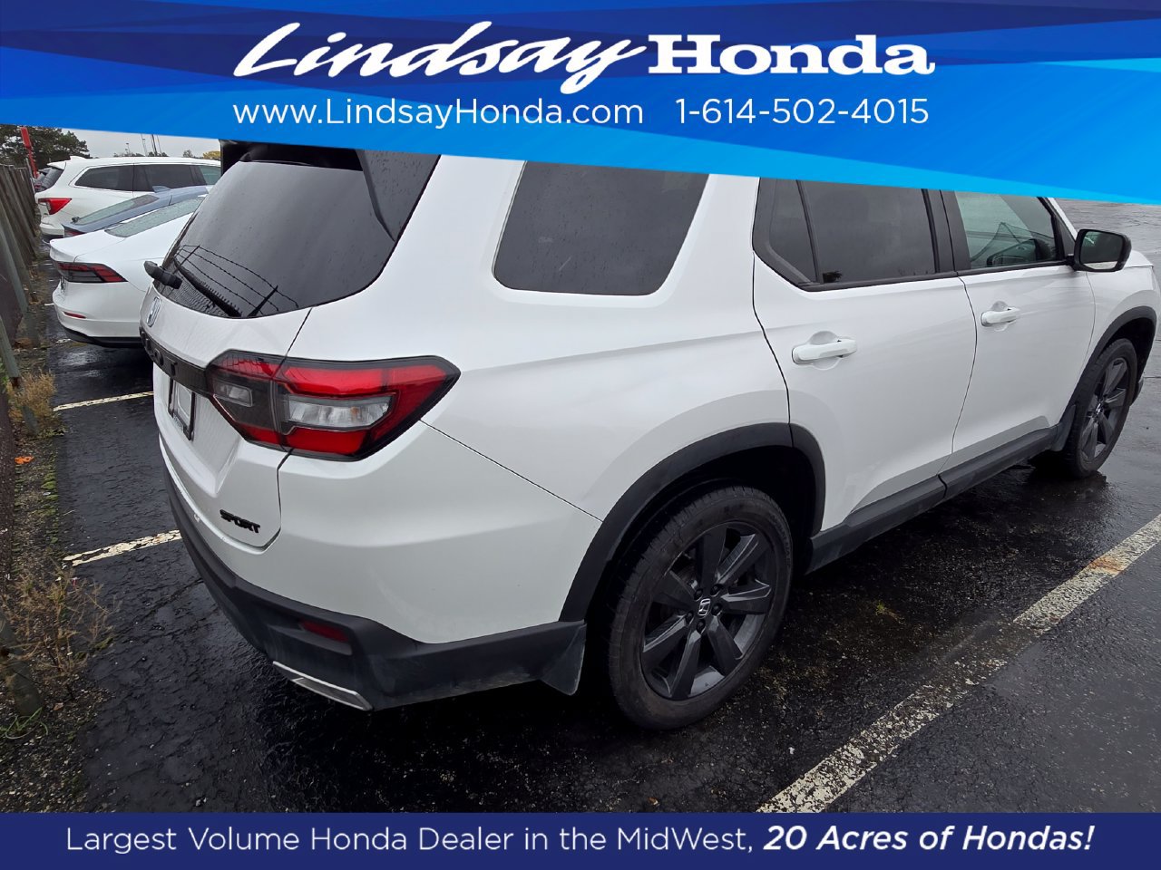 Used 2023 Honda Pilot Sport image 3