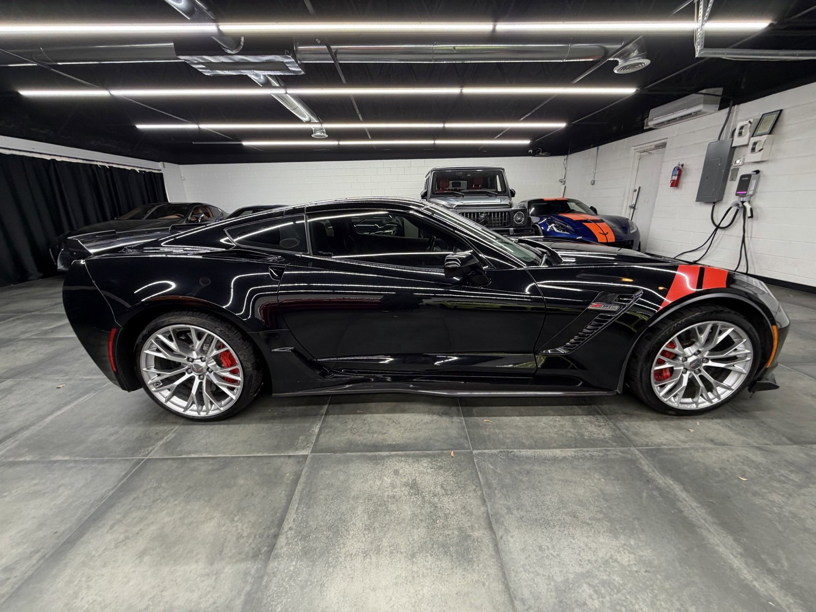 Used 2016 Chevrolet Corvette Z06 w/ 3LZ Preferred Equipment Group image 8