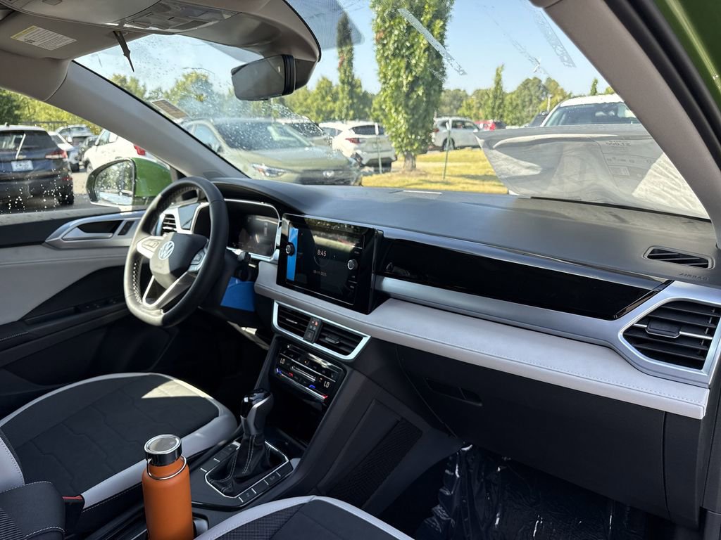 New 2025 Volkswagen Taos SE image 19