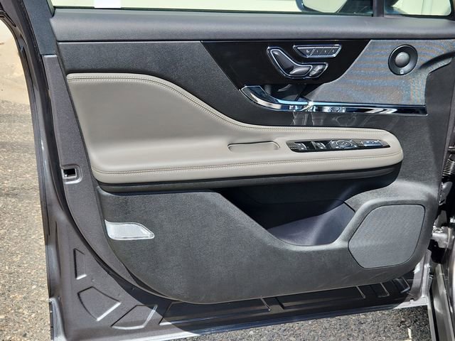 Used 2024 Lincoln Corsair Reserve w/ Equipment Group 202A image 9