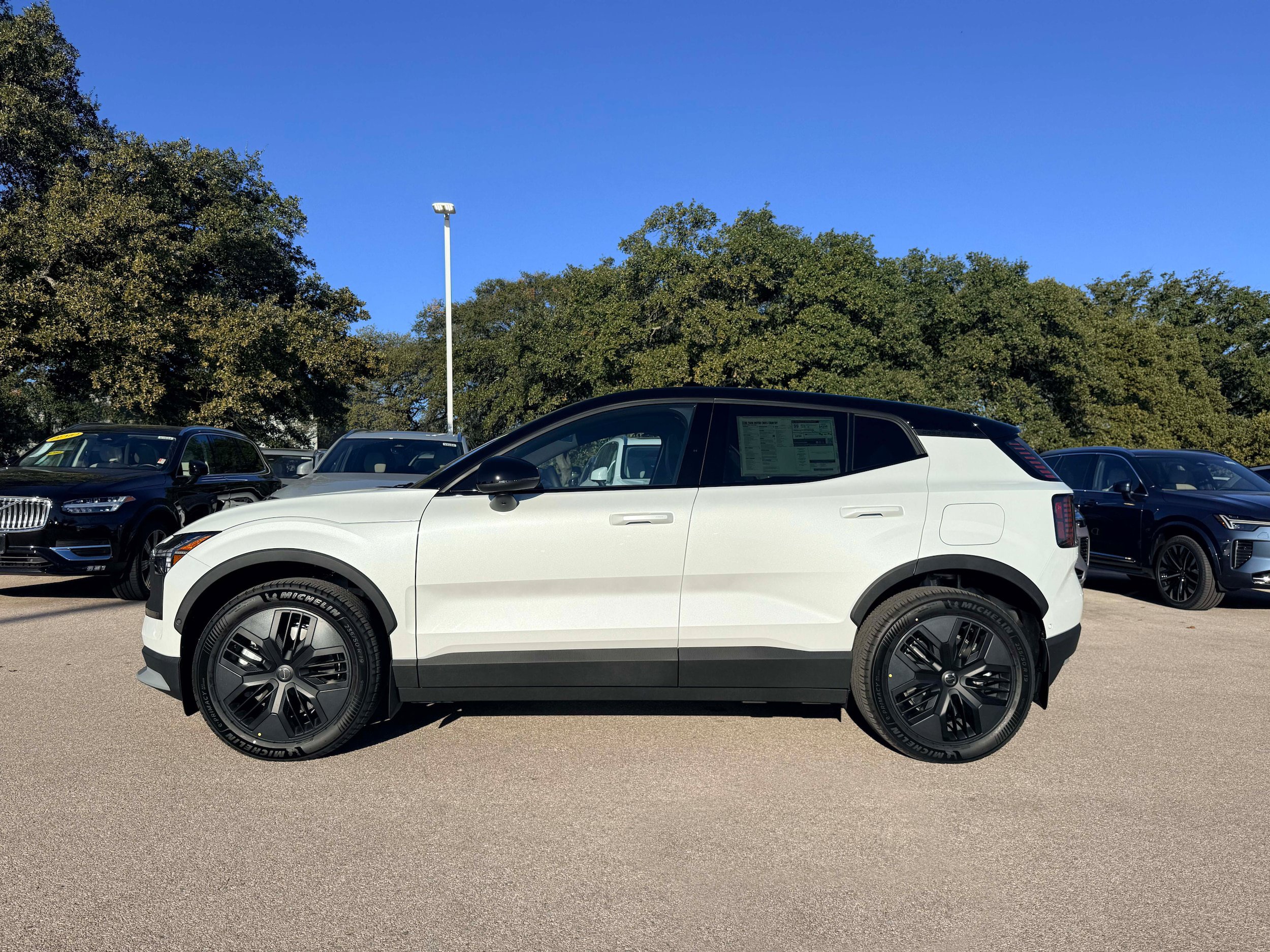 New 2026 Volvo EX30 Cross Country Ultra AWD/4WD image 3