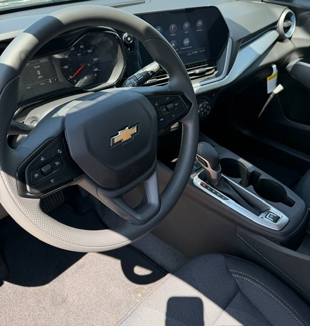 New 2026 Chevrolet Trax LS w/ LS Convenience Package FWD image 9
