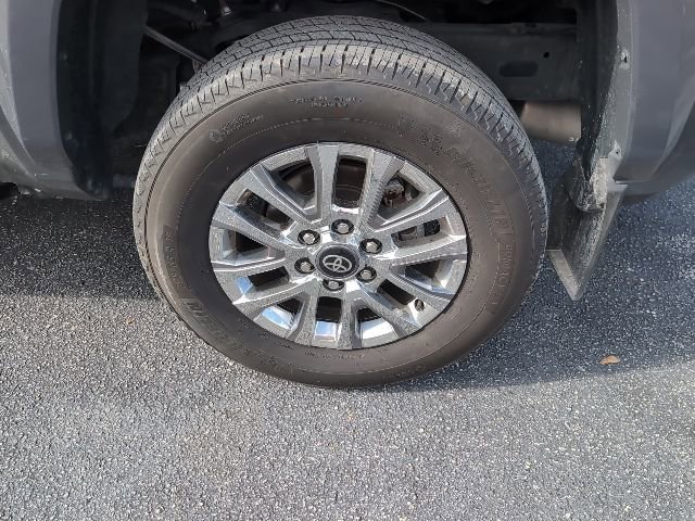 Used 2024 Toyota Tacoma Limited w/ Limited Package (LT) image 7