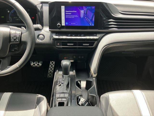 Certified 2025 Toyota Camry SE FWD image 16