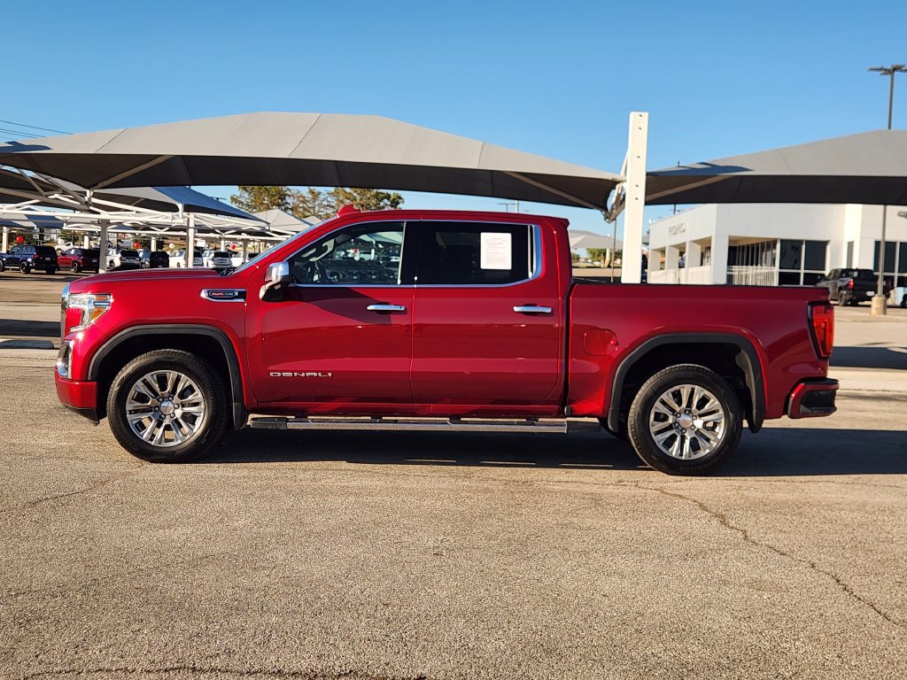 Used 2022 GMC Sierra 1500 Denali w/ Driver Alert Package II AWD/4WD image 4