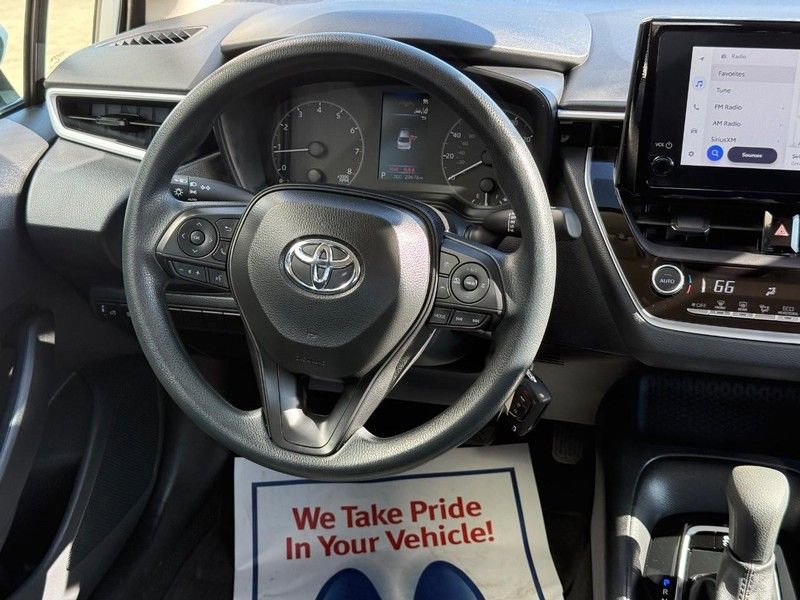 Used 2025 Toyota Corolla LE FWD image 14