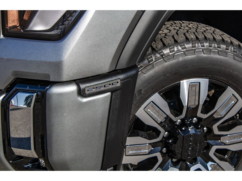 New 2026 GMC Sierra 2500 Denali w/ Denali Reserve Package image 9