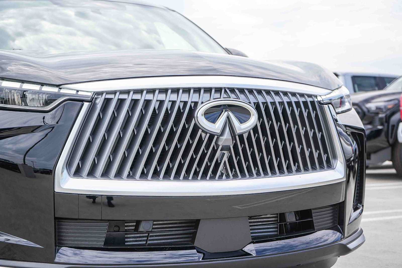 Used 2026 INFINITI QX60 Pure w/ Cargo Package FWD image 5