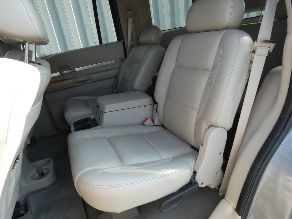 Used 2008 Chrysler Aspen Limited AWD/4WD image 37