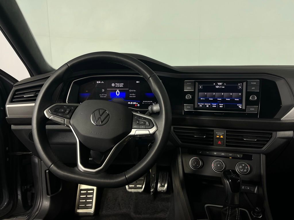 Used 2024 Volkswagen Jetta Sport image 30
