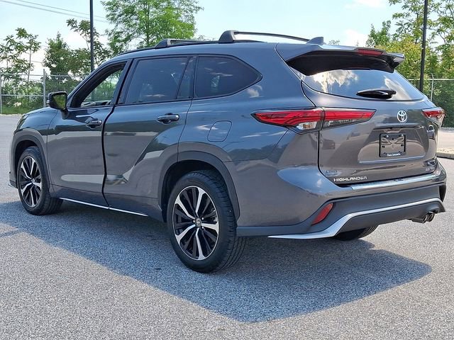 Used 2022 Toyota Highlander XSE AWD/4WD image 7