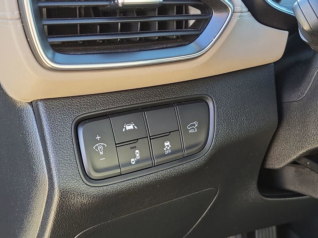 Used 2020 Hyundai Santa Fe SEL w/ Cargo Package image 17