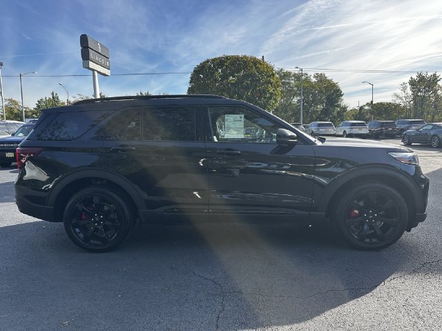 Certified 2023 Ford Explorer ST w/ Equipment Group 401A AWD/4WD image 4
