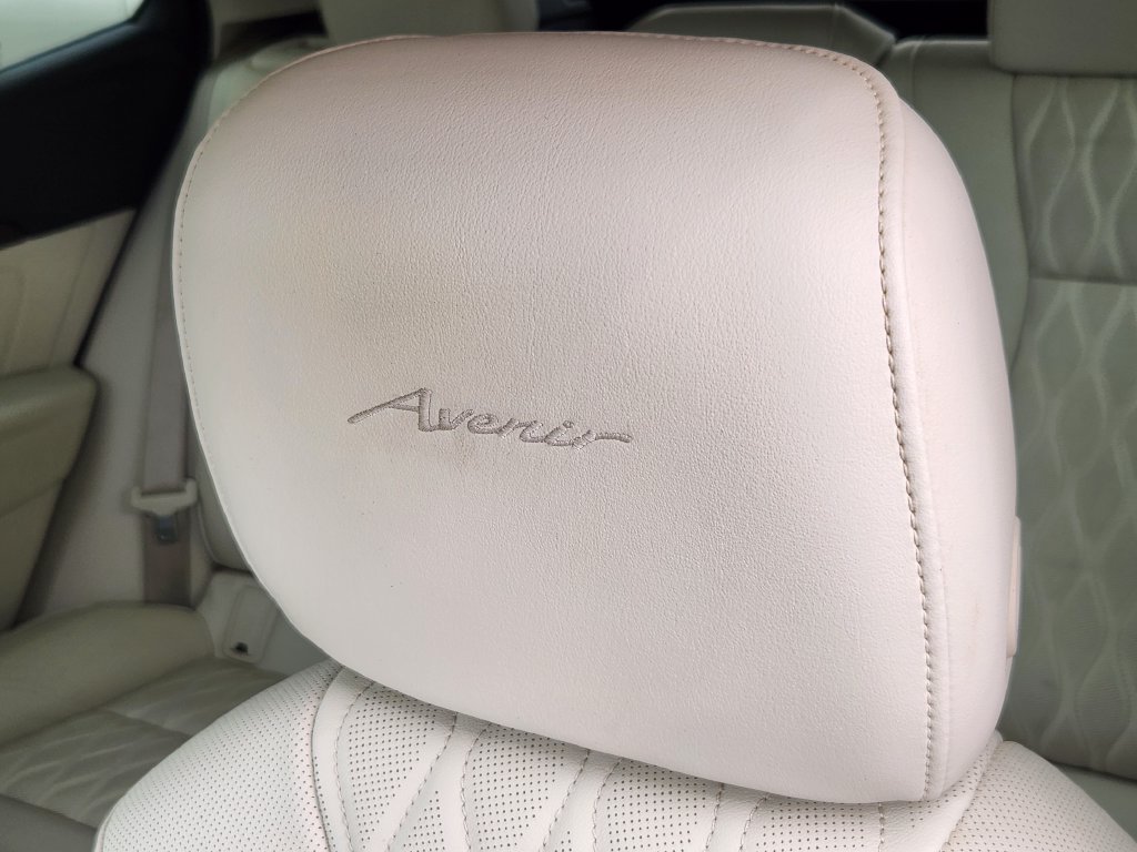Used 2021 Buick Envision Avenir w/ Technology Package II AWD/4WD image 6