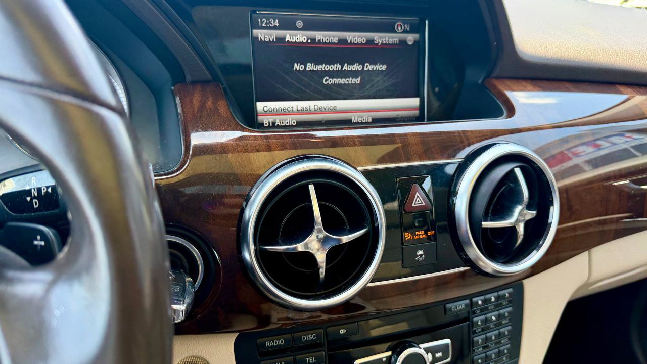 Used 2013 Mercedes-Benz GLK 350 4MATIC image 22