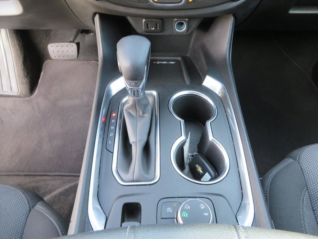 Used 2023 Chevrolet Traverse LT w/ Rear Camera Mirror Package image 21